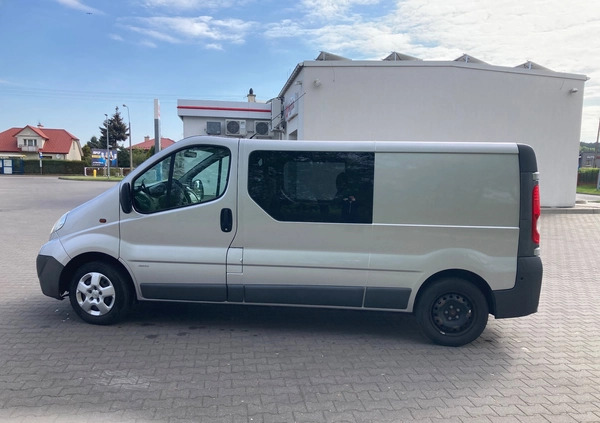 Opel Vivaro cena 36900 przebieg: 215000, rok produkcji 2011 z Puławy małe 79